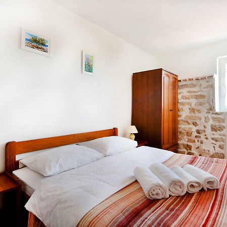 Old Town Vrsar, Apartments Danica & Zoran Exterior photo
